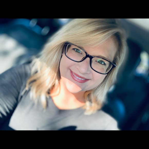 Meet your Posher, Ashley - Picture 1 of 1